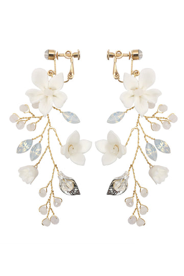 Pinzas para la oreja nupcial de flor de cerámica blanca de hadas